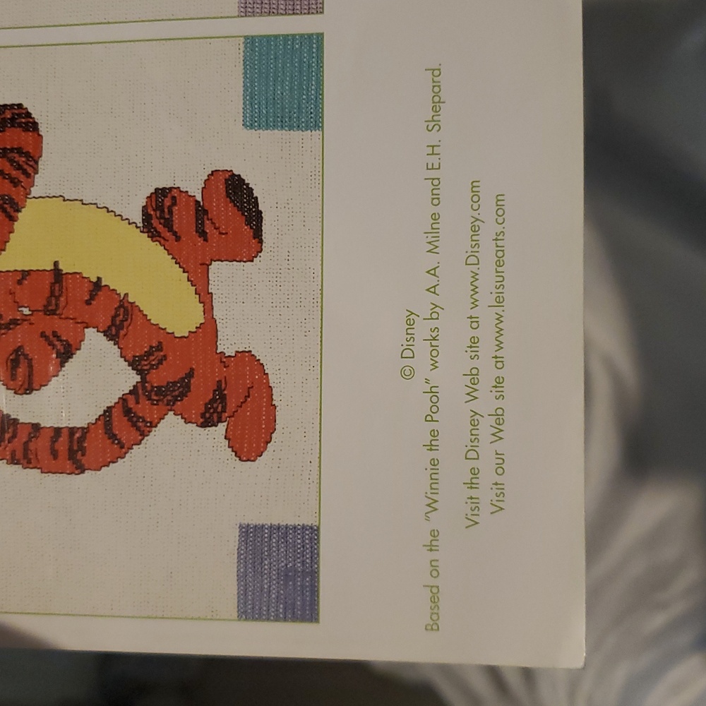 Disney Cross Stitch Pooh Collection POOH SNUGGLE UPS Tigger Piglet Eeyore - Picture 8 of 10